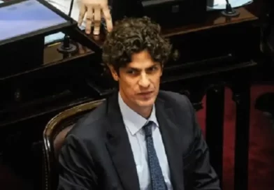 Lousteau: “Ajustan y roban”